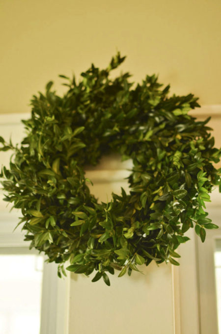 10-12" fresh boxwood wreath