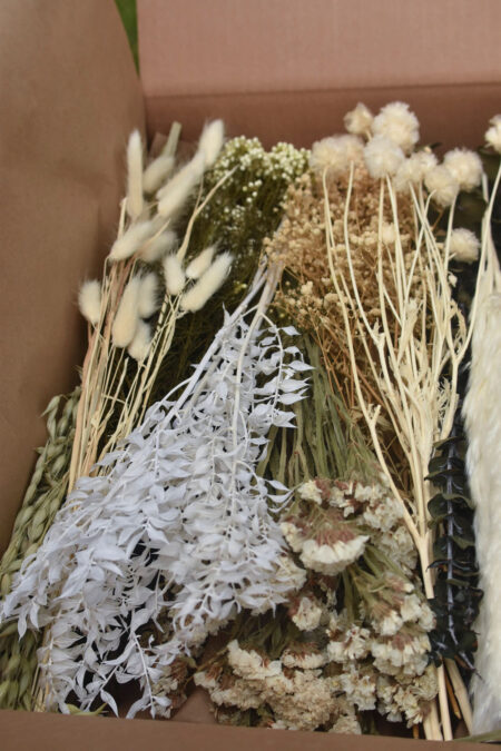 Ivory dried-flower DIY bouquet box