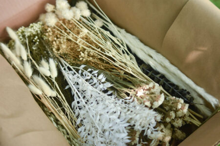 Ivory dried-flower DIY bouquet box