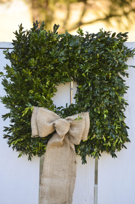 Fresh square premium boxwood wreath